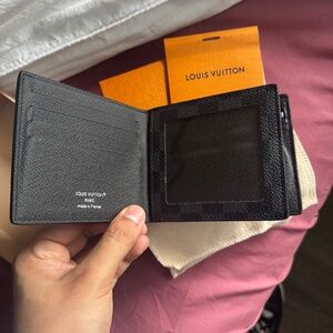 Louis Vuitton men’s wallet